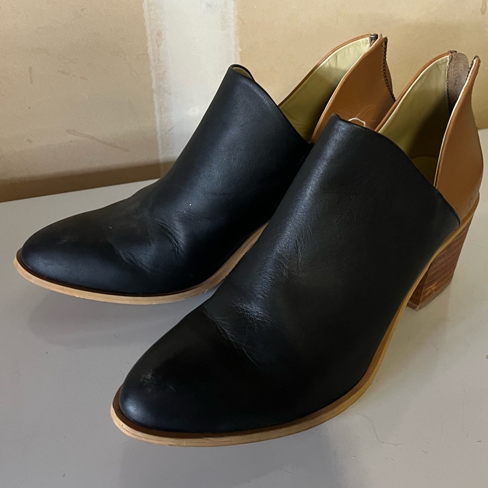 Sseko Womens Black Tan Genuine Leather Zip Up Back Two-Toned Heeled V Boots Sz 8